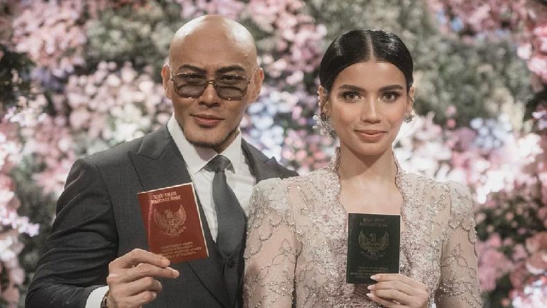 Marah Urusan Ranjangnya dengan Sabrina Diberitakan, Deddy Corbuzier: Hoaks, Berita Tolol di Media