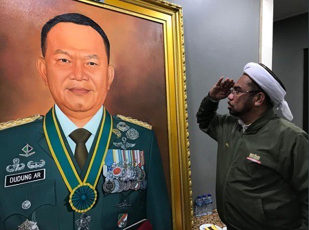 Viral! Ali Ngabalin Hormat ke Lukisan Jenderal Dudung: yang Amat Terpelajar Ketua