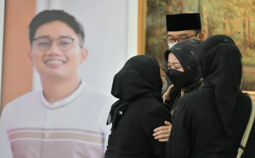 Adik Eril Diundang Pemerintah Saudi Naik Haji Gratis, Atalia Menangis: Amal Jariyah Kakaknya