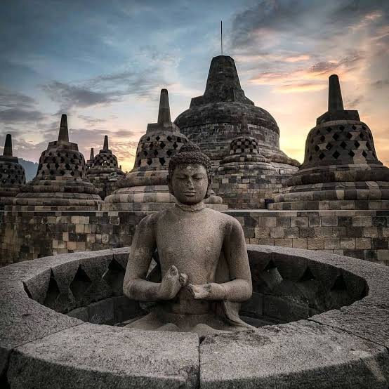 Masuk Borobudur Rp750 Ribu Diprotes, Luhut Singgung Perilaku Pengunjung yang Tak Menjaga Candi