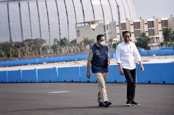 Singgung Formula E, Meme Presiden Jokowi Jadi Tukang Tambal Ban Beredar, Kadrun Disebut