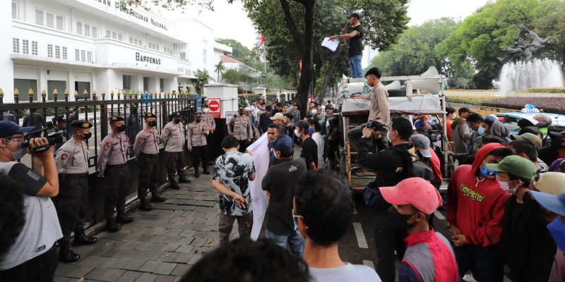 Kantor Bappenas Digeruduk Massa, Suharso Monoarfa Didesak Terbuka pada Publik