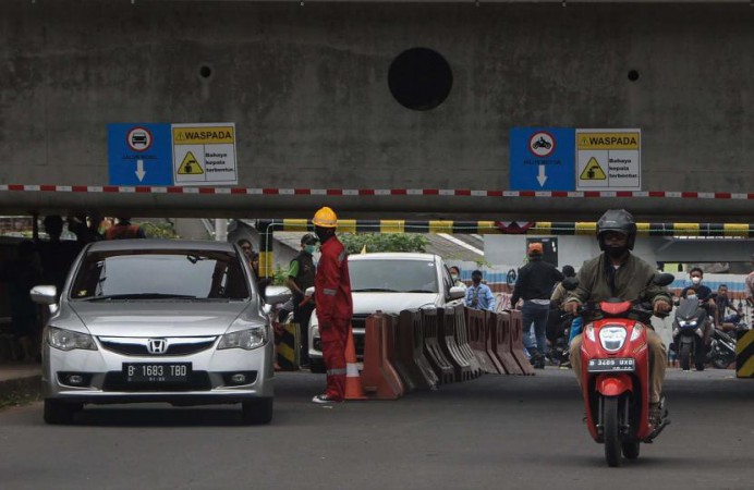 Girder KCJB Ganggu Pengguna Jalan, Roy Suryo: Luar Biasa (Pekoknya) Proyek Kecebong