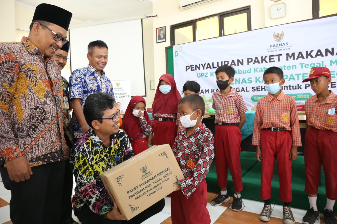 Cegah Stunting, 955 Pelajar di Kabupaten Tegal Dapat Paket Makanan Bergizi