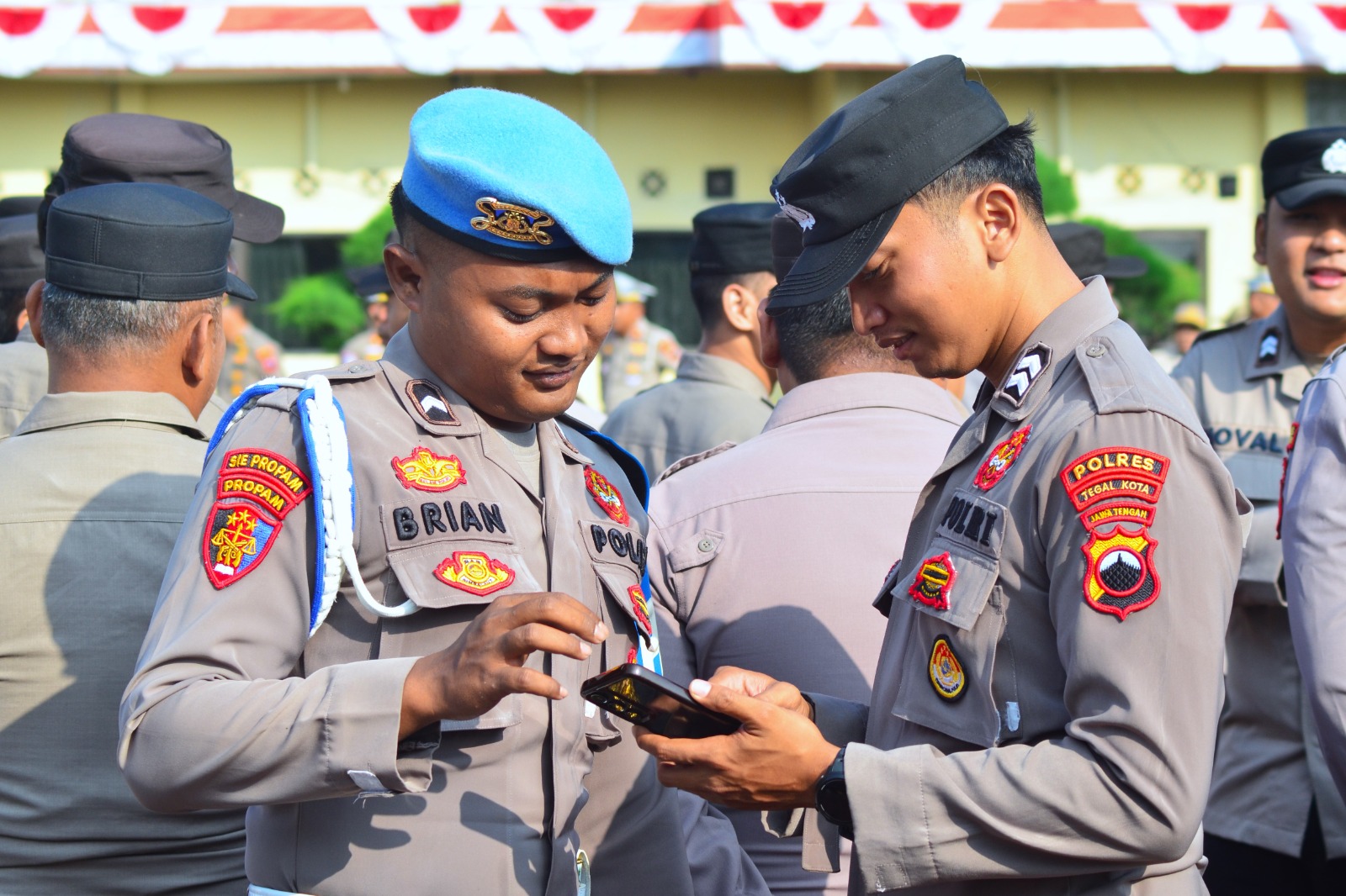Cegah Judi Online, Sipropam Periksa HP Personel Polisi di Tegal