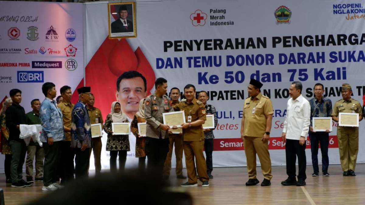 Gubernur Jateng Beri Penghargaan 29 Pendonor Darah Asal Tegal