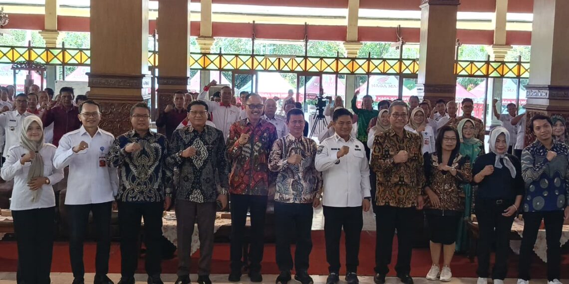 Pimpinan dan Komisi DPRD Kabupaten Tegal Hadiri Sosialisasi Pencegahan Korupsi Lewat Pemahaman KUHP Baru
