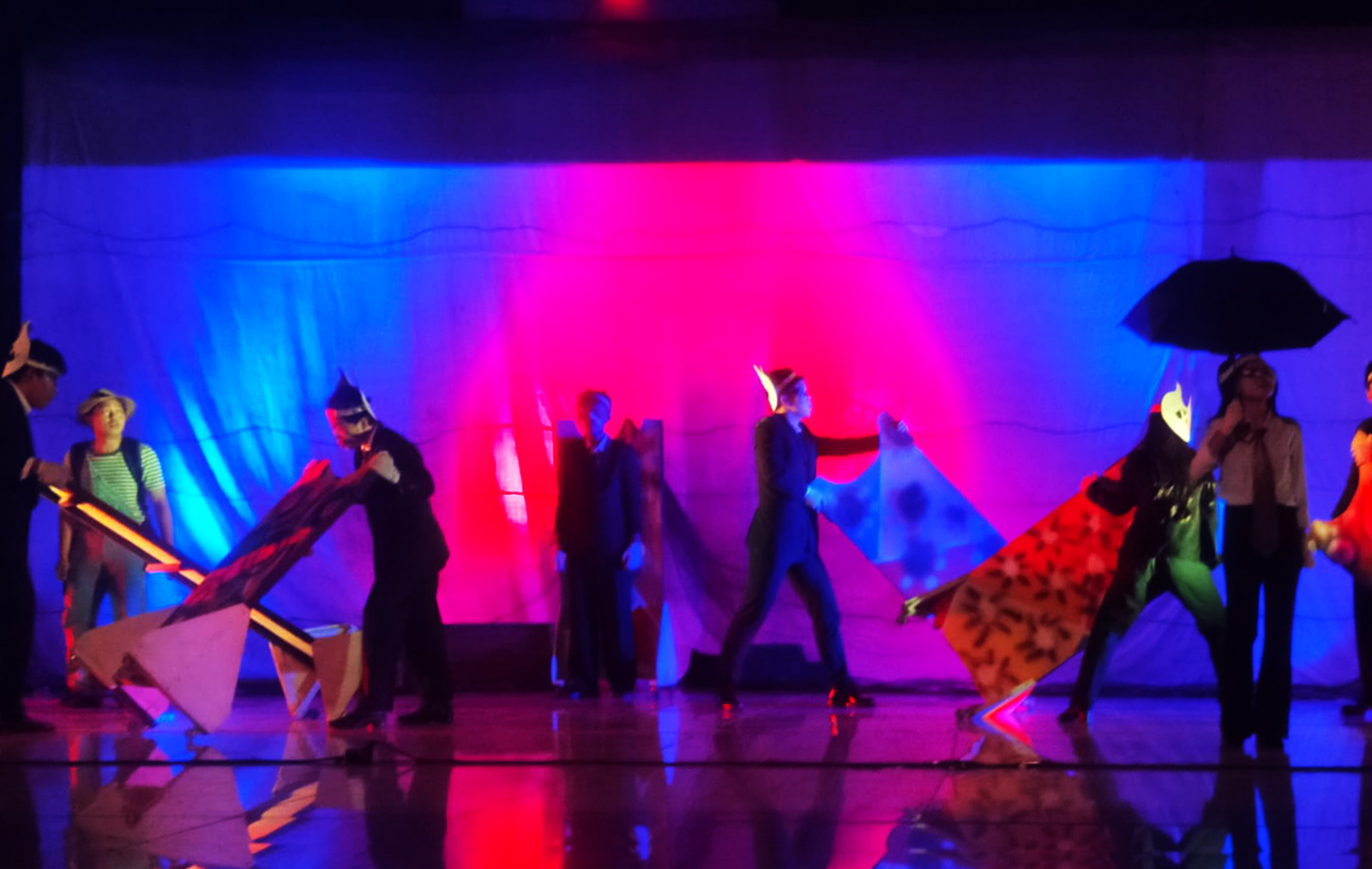 Gebrak Tegal Lewat 'Kronis,' Teater Alamat Jakarta Tampilkan Hal Berbeda di Auditorium UPS  