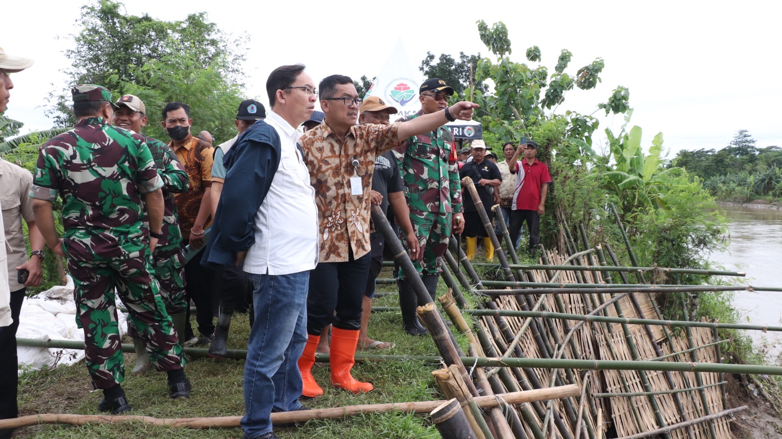 Kementan Tinjau Tanggul di Brebes, Ini Hasilnya