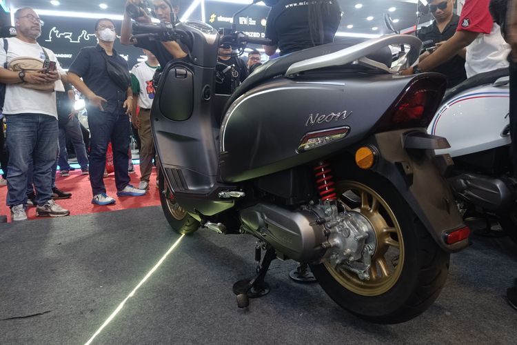 Saingi Honda Scoopy dan Yamaha Fazio, Berikut Keunggulan WMoto Letbe Neon Terbaru 2024