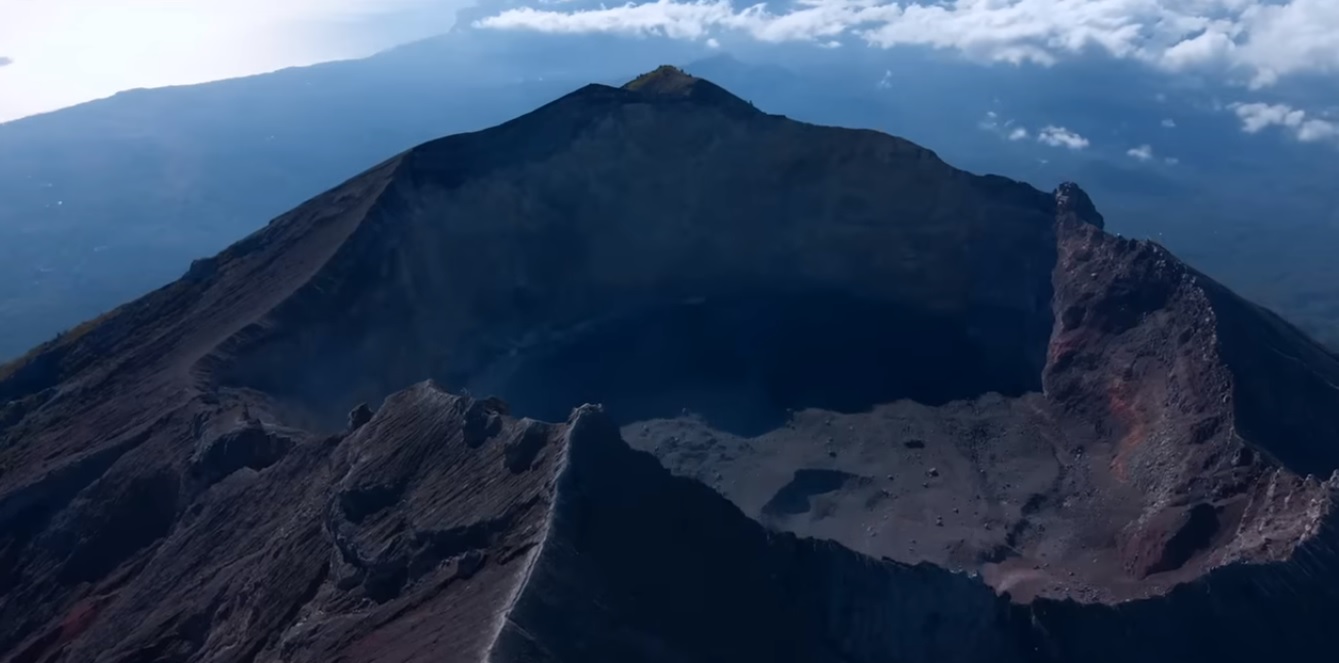 6 Mitos tentang Gunung Agung di Bali, Salah Satunya Dipercaya Jadi Pusat Kosmik oleh Umat Hindu