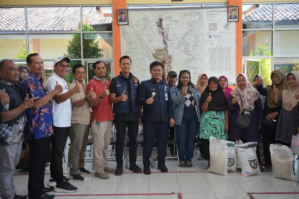 Pastikan Tepat Sasaran, Bupati Tegal Sidak Penyaluran Bantuan Pangan Beras dari Pemerintah