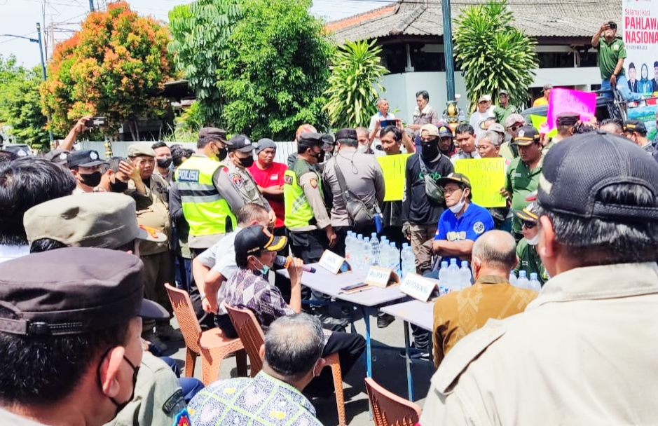 Sopir Angkot dan Ojol di Pemalang Demo Tuntut Pencairan Bansos serta Penetapan Aturan Tarif Angkutan
