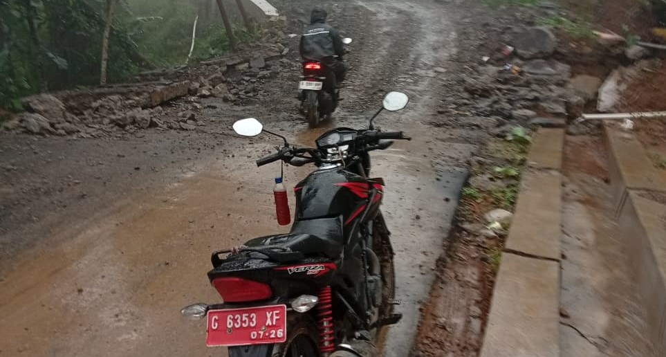 Usai Amblas, Jalan Batunyana-Danasari Tegal Sudah Bisa Dilalui Mobil 