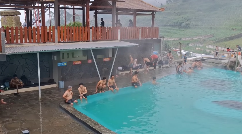 4 Tempat Rekreasi Air Hangat di Dieng Favorit Warga Lokal