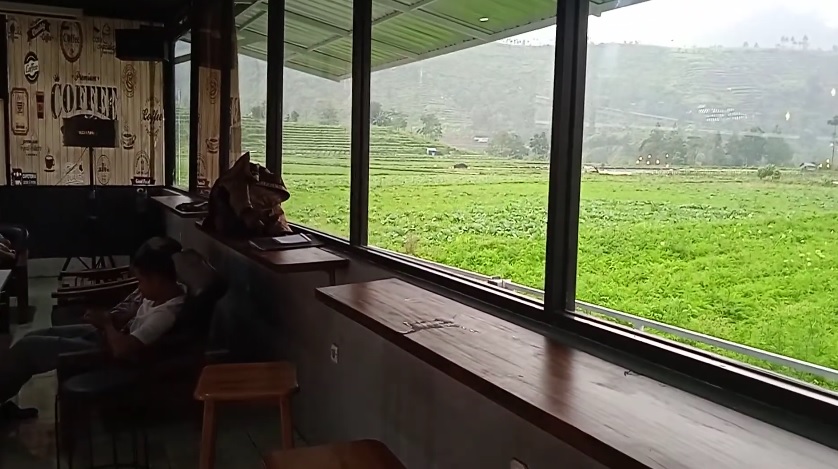 4 Cafe di Tegal View Gunung dengan Masing-masing Keunikannya