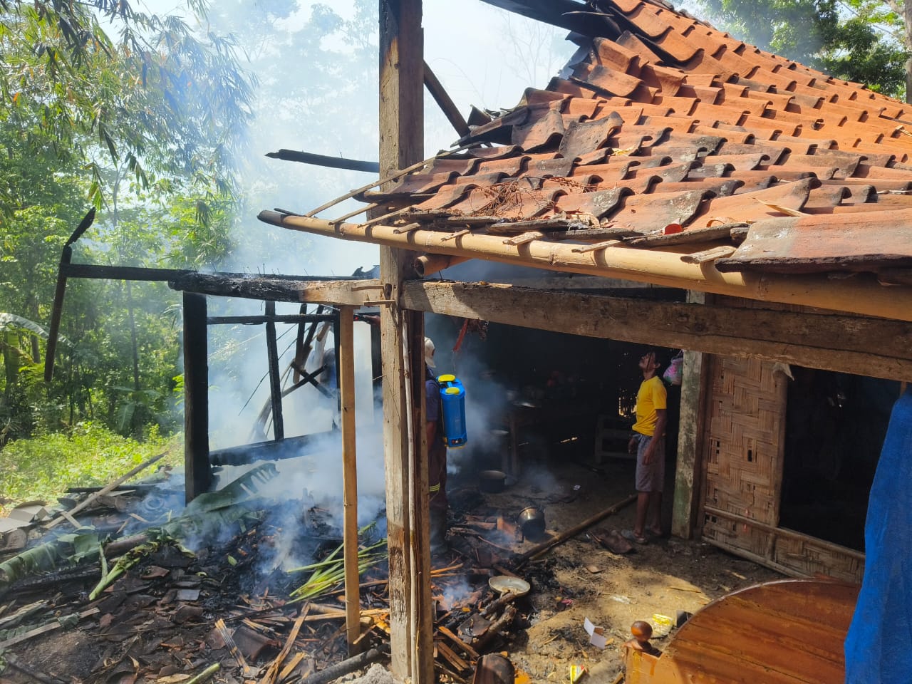 Kebakaran Rumah Terjadi di Dermasuci Kabupaten Tegal, Satu Keluarga Terpaksa Mengungsi 