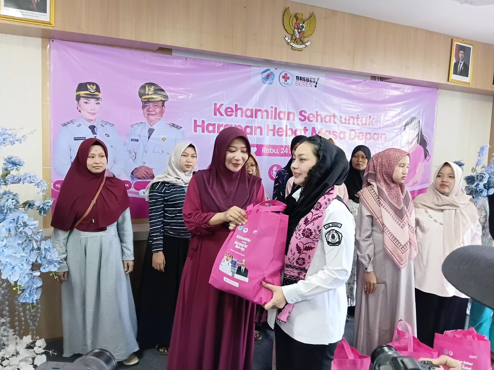 Bupati Ingatkan Bumil di Brebes Buat Siapkan Administrasi Kesehatan