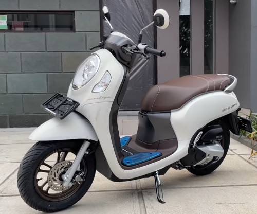 Fitur-fitur Terbaru Honda Scoopy 2024, Motor Matic Stylish dan Kekinian Cocok Buat Pelajar Nih