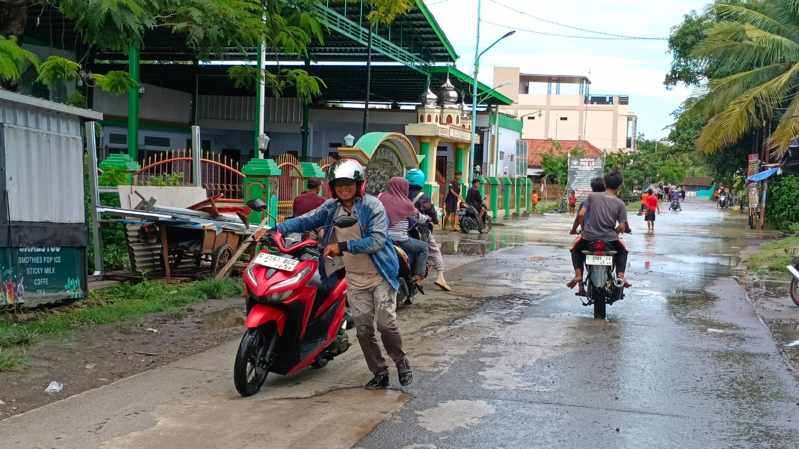 Akses Jalan Provinsi di Brebes Sempat Terhambat Akibat Banjir