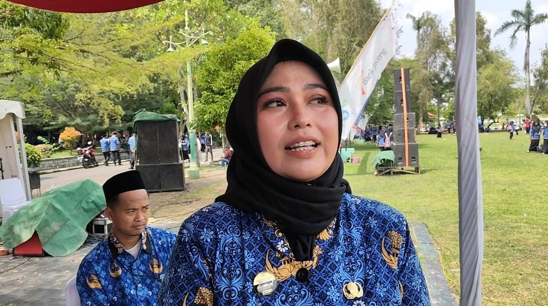 Jadi PPPK Paruh Waktu Setelah 13 Tahun, Tangis Novi Arum Pecah saat Terima SK 