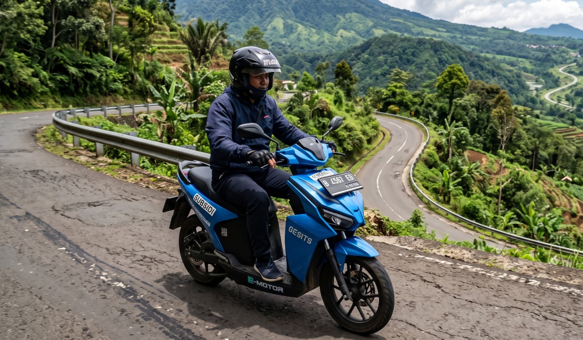 Kuat Libas Jalanan Menanjak! Rekomendasi Motor Listrik Subsidi paling Perkasa dan Hemat