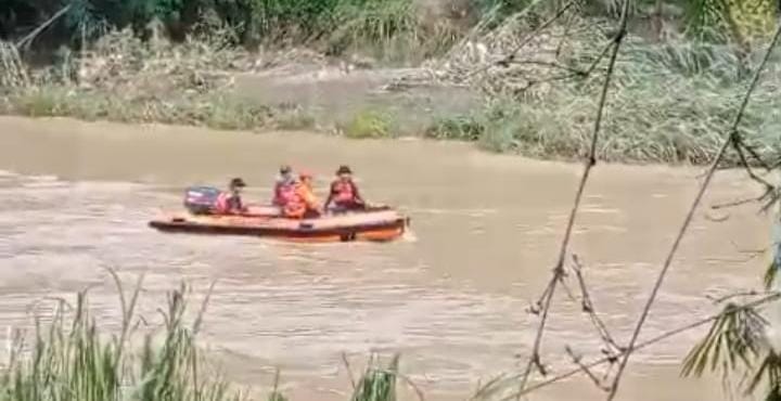 Sudah Tiga Hari 3 Pria Tenggelam di Sungai Cisanggarung Brebes, Tim SAR Lakukan Pencarian