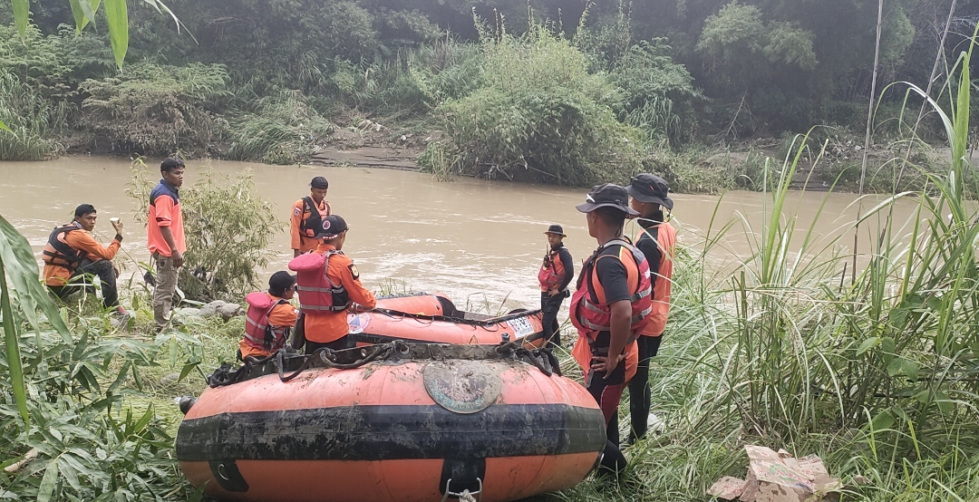 Tiga Pria di Brebes Tenggelam di Sungai Cisanggarung, Baru Satu Jazad yang Ditemukan