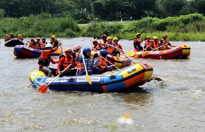 4 Spot Arung Jeram di Semarang untuk Pecinta Adrenalin: Lokasi, Tips, dan Harga