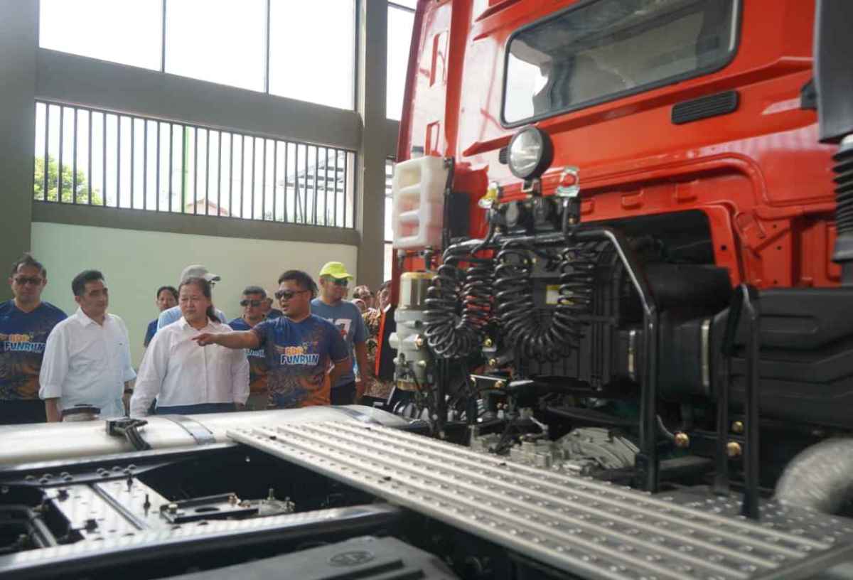 Bupati Tegal Resmikan Service Centre Truk di SMK Negeri 1 Adiwerna pada Peringatan HUT ke-47