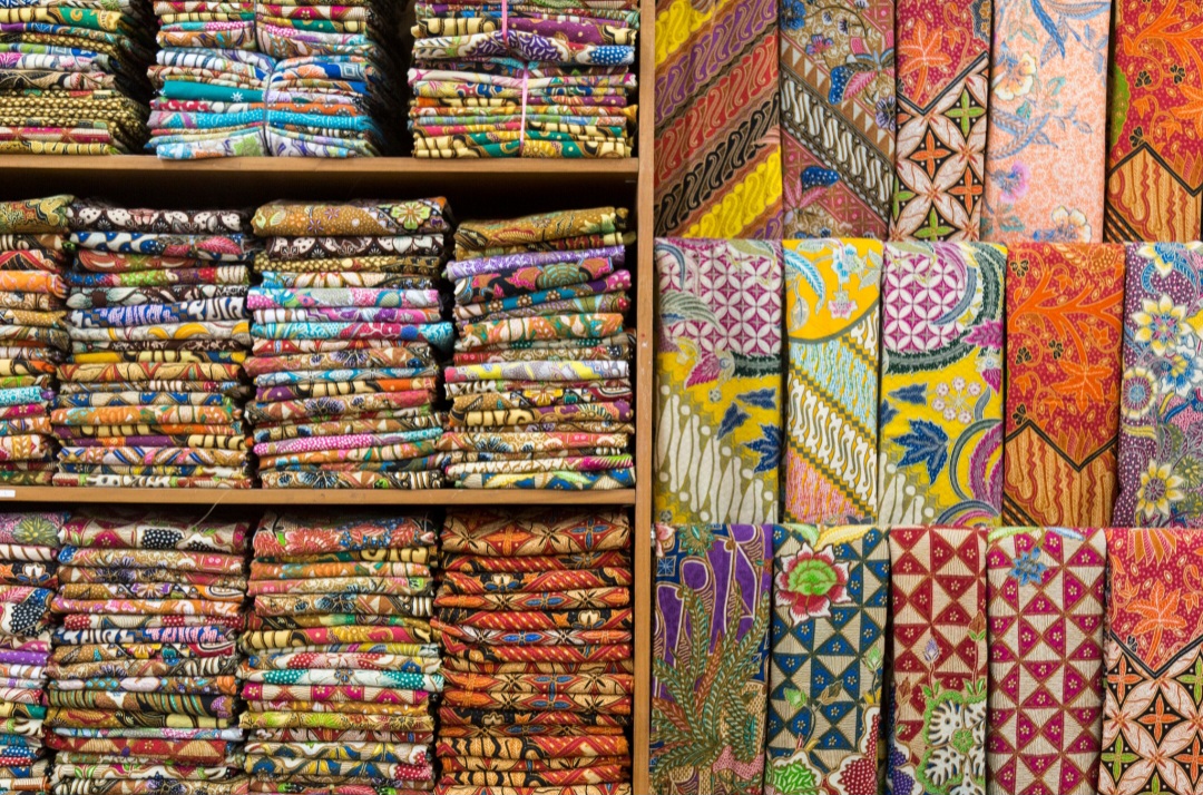 Wisata ke Cirebon Makin Lengkap dengan 4 Oleh-Oleh Non-Makanan Ini, Bikin Kagum Wisatawan!