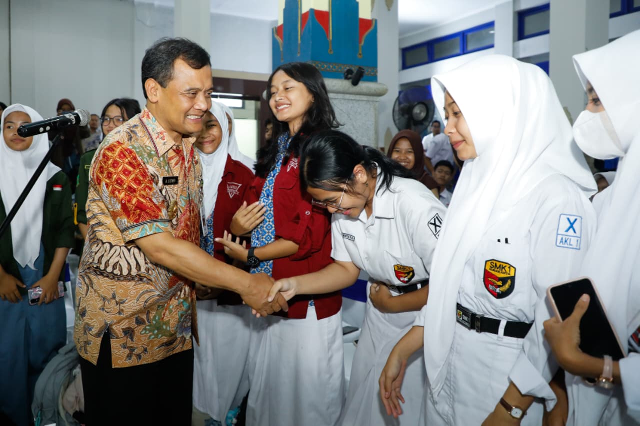 Komitmen Bangun Sistem Pendidikan yang Adil dan Terbuka, Ahmad Luthfi: Jangan Coba-coba Tarik Iuran