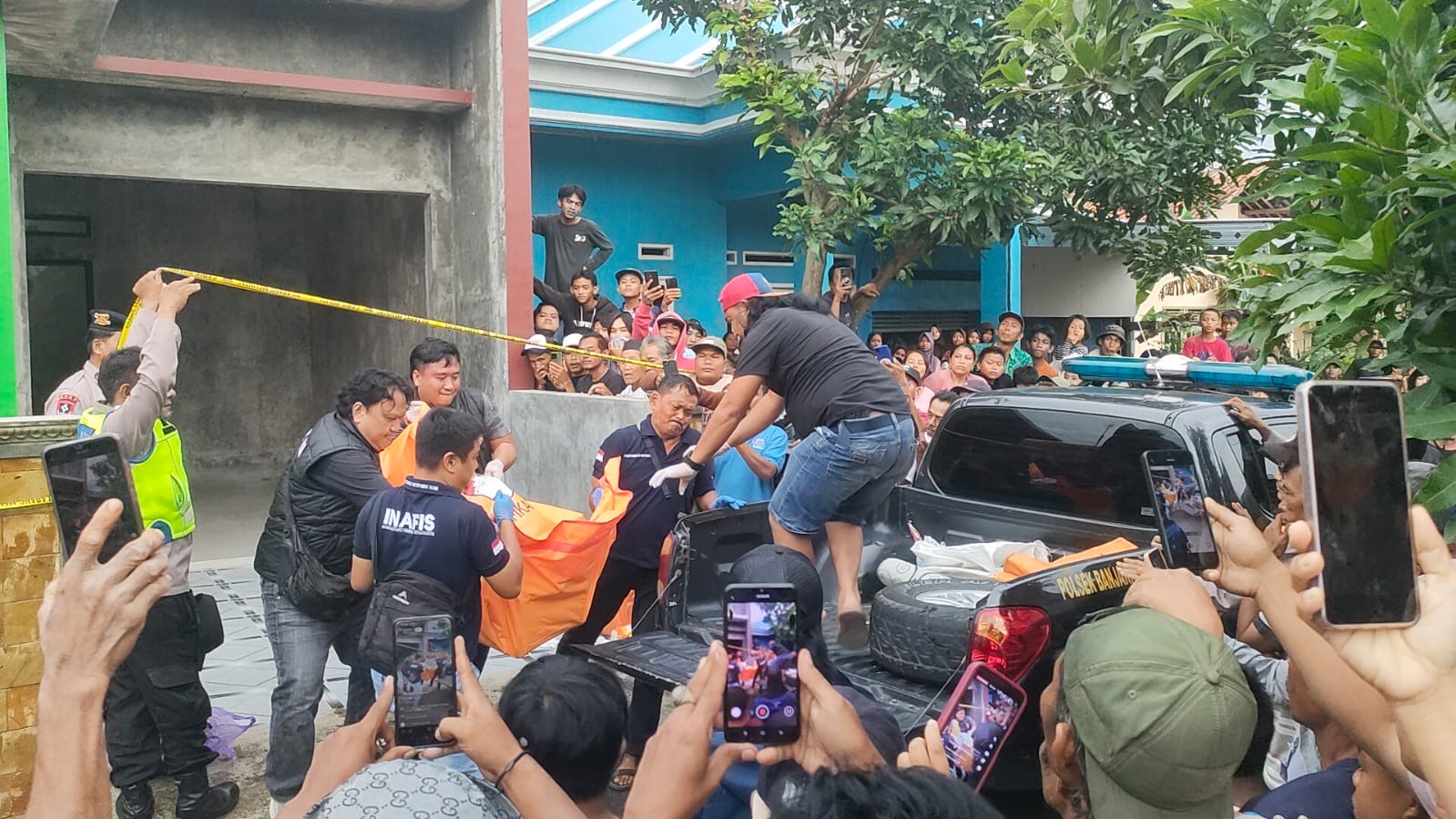Warga Temukan Mayat dalam Koper di Brebes, Polisi Lakukan Penyelidikan