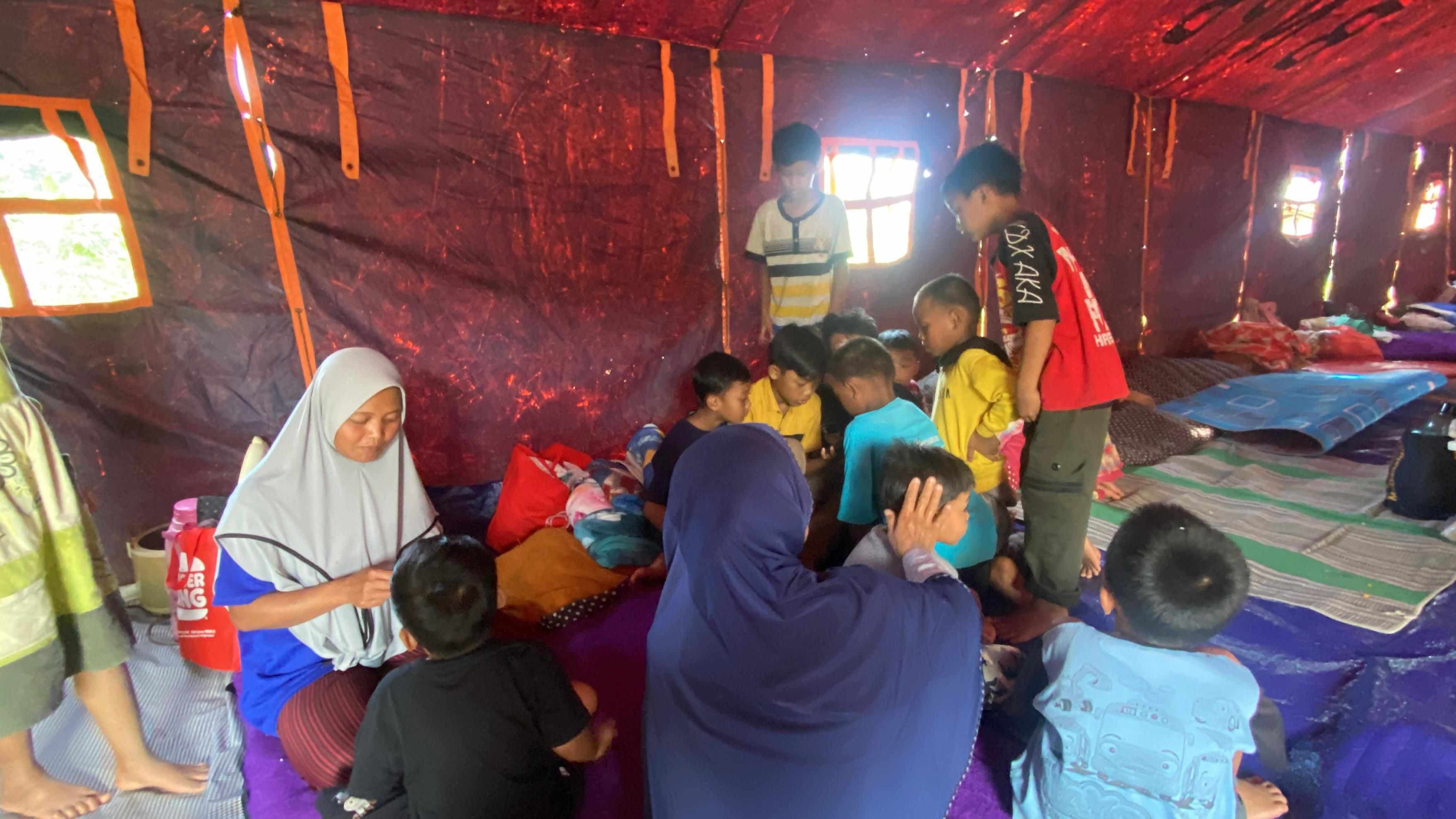 Korban Bencana Tanah Bergerak di Brebes Butuh Logistik, Pengungsi: Juga Obat-obatan