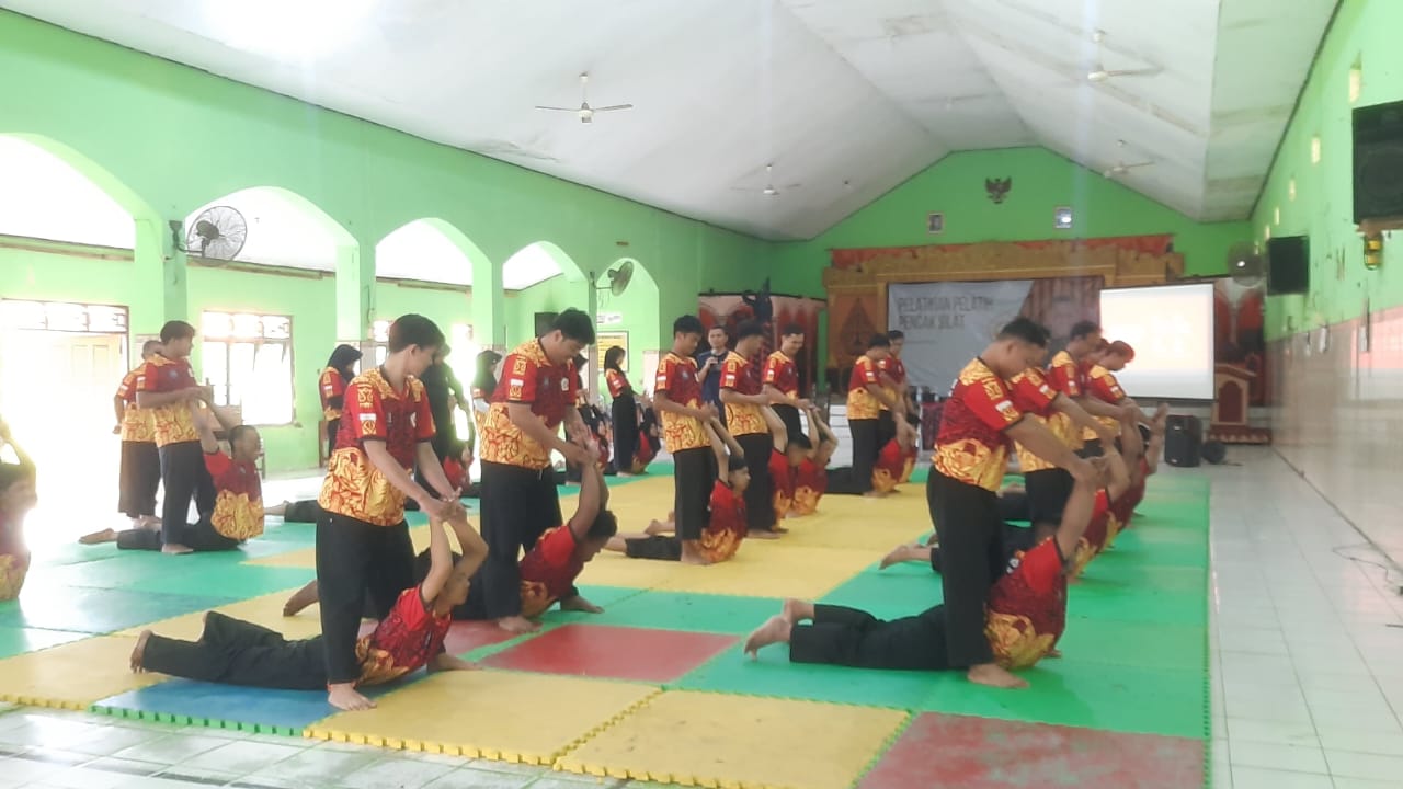 Keren Nih! Pelatih Pencak Silat di Kabupaten Tegal Digembleng Mantan Juara Dunia 