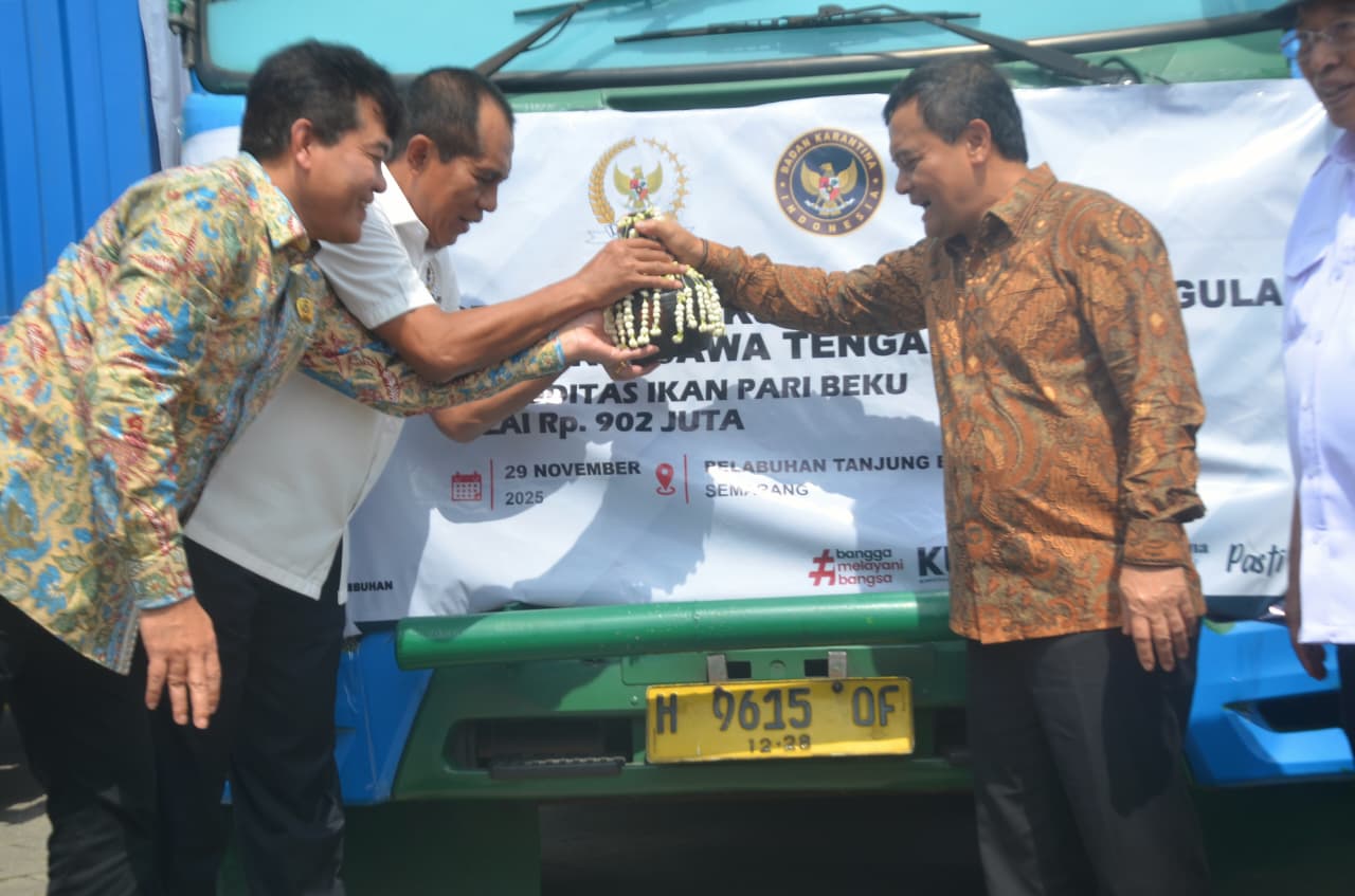 Tembus Pasar Global, Gubernur Ahmad Luthfi Lepas Ekspor Produk UMKM di Jateng Senilai Rp10,1 Miliar