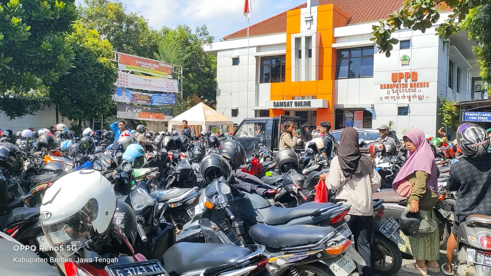 Pemutihan Pajak Jawa Tengah Berakhir Hari Ini, Ribuan Kendaraan Padati Kantor Samsat 
