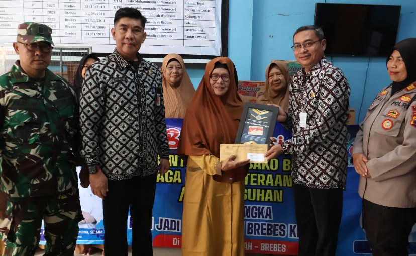 Jelang HUT Brebes, Pemkab Brebes Bagikan KIA di LKSA