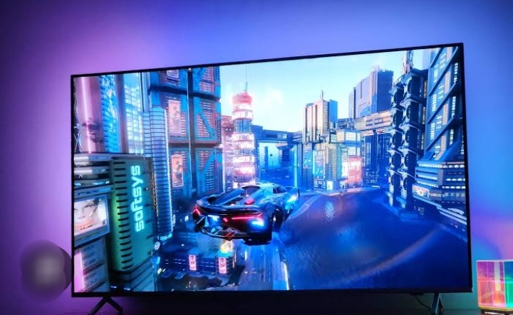 Keren! Smart TV Philips PUG8807 Dilengkapi Teknologi Ambilight dengan Kecepatan Refresh Layar 120Hz