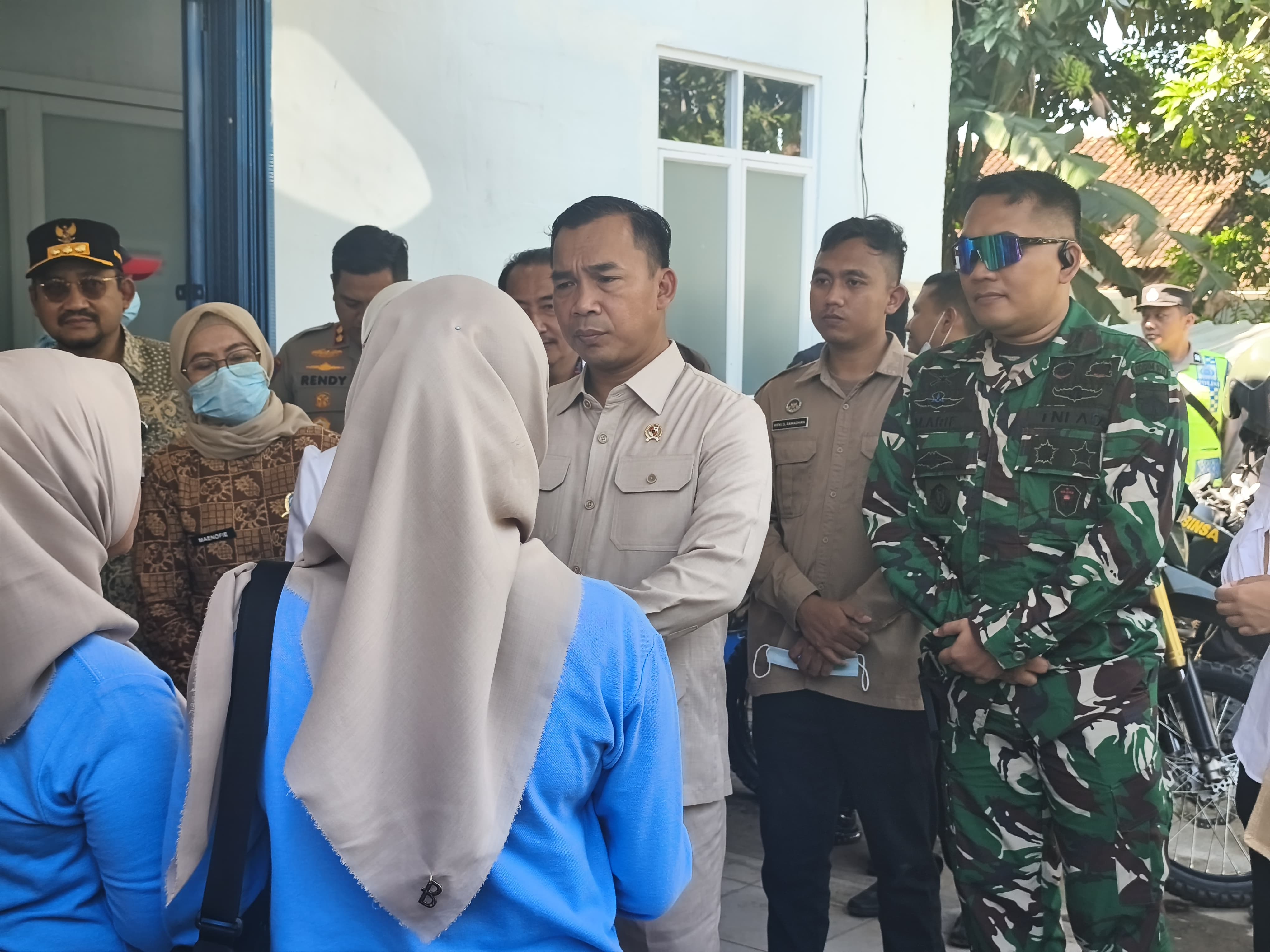 Menteri Wihaji Tinjau Program MBG dan Keluarga Risiko Stunting di Pemalang