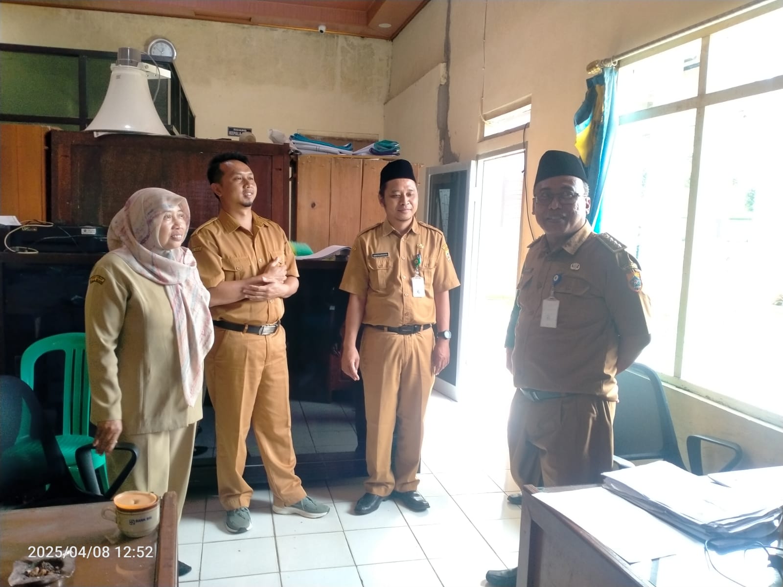 Camat Belik Sidak Pelayanan di Hari Pertama Kerja Usai Libur Lebaran di Desa Badak Pemalang 