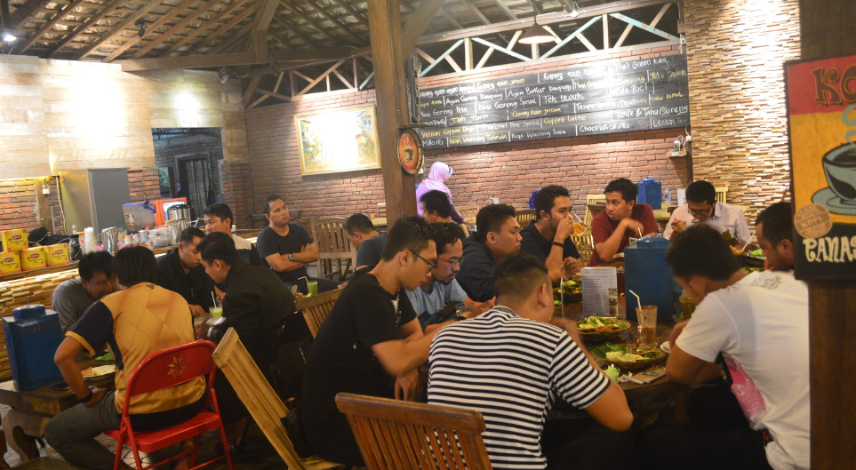 Soal Budget Bisa Patungan! Ini Rekomendasi Kuliner Semarang untuk Makan Malam bersama Teman