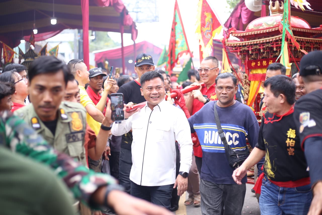 Kirab Budaya Kongco Liem Thay Soe, Bupati Tegal: Ini Lambang Kerukunan Masyarakat 