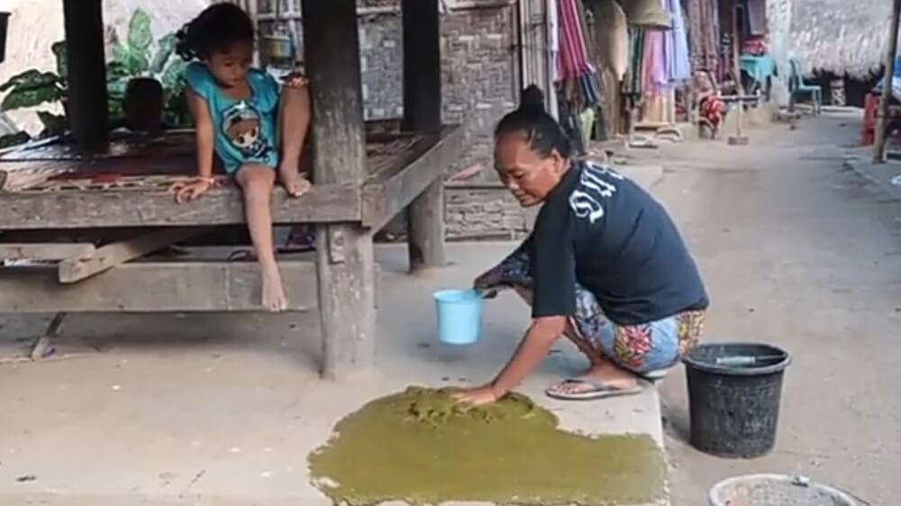 Unik bin Ajaib! Kotoran yang Dipakai Dusun Sade untuk Lumuri Rumah Tidak Bau
