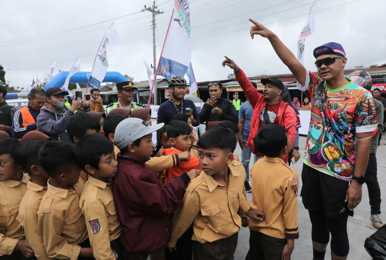 Ganjar Semangati Elite Race Tour de Borobudur: Mereka Teriak Berat, Tapi Tersenyum