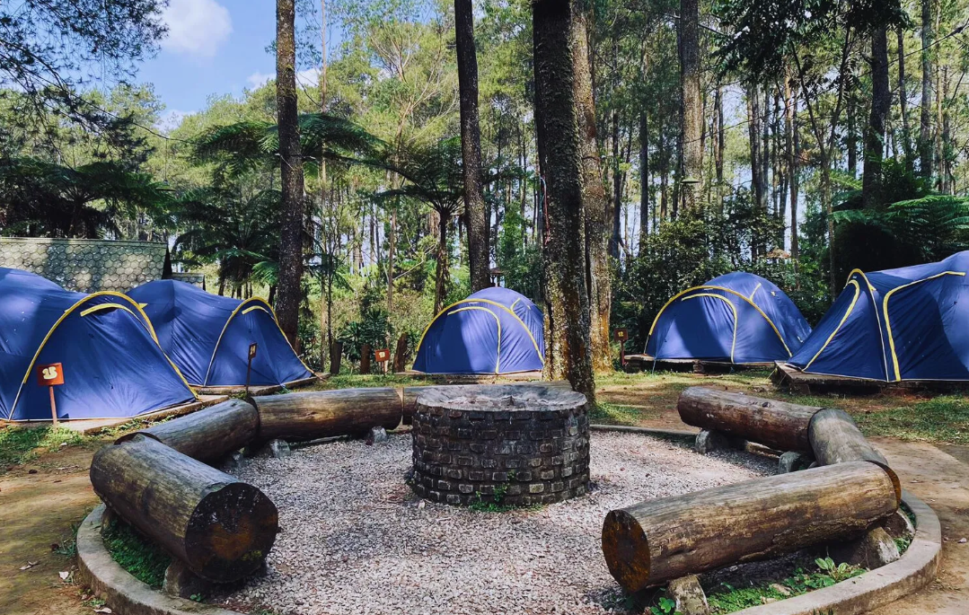5 Camping Ground di Kabupaten Batang dengan Pemandangan Memukau