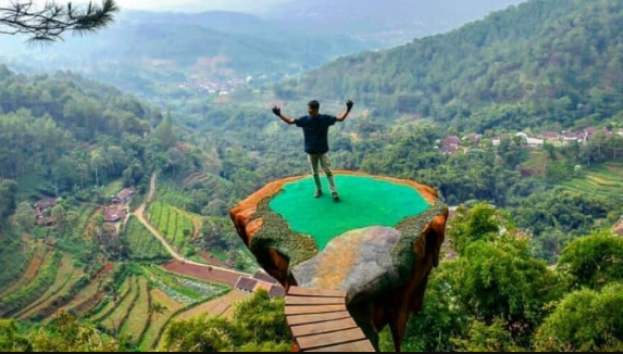 Seperti Surga! Ini 7 Wisata Alam Tersembunyi di Malang yang Bikin Takjub