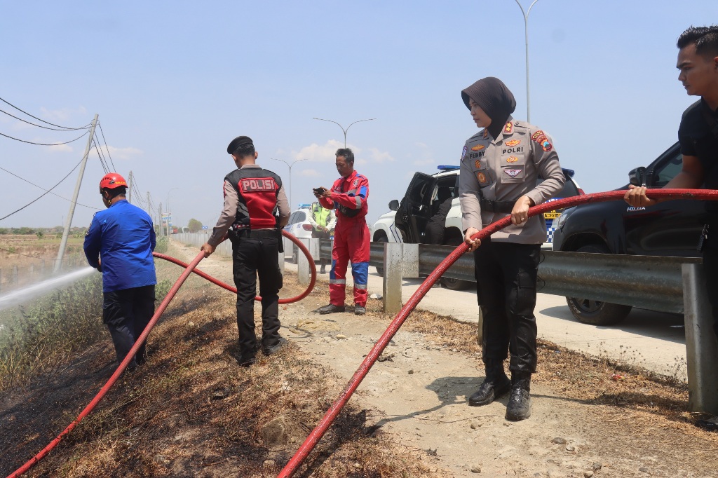 Cegah Karhutla di Tol Tegal, Polisi Gelar Mitigasi