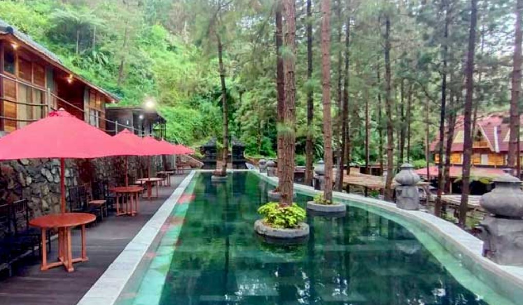 Menikmati Keindahan Alam Pegunungan di Guci Forest, Tegal: Camping, Villa, dan Kolam Renang Air Panas
