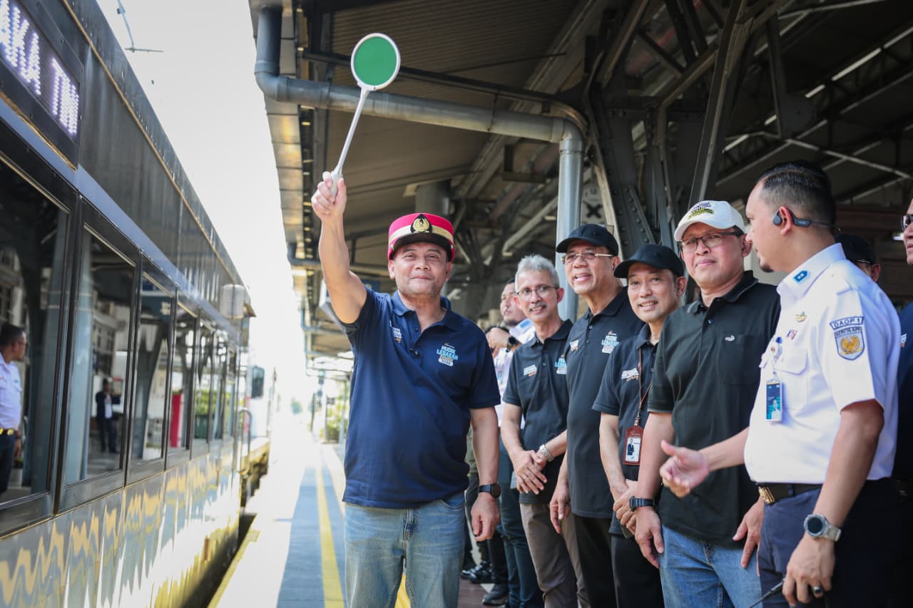 Mudik Gratis Jateng 2026: Ahmad Luthfi Lepas Ratusan Pemudik Kereta Api dari Pasar Senen